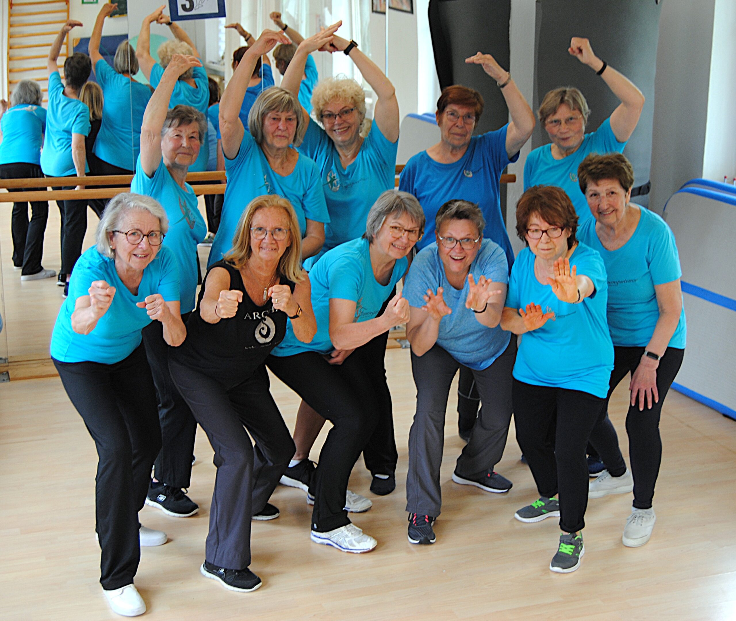 Bewegung in Takt und Rhythmus - Seniorensport mit Aroha